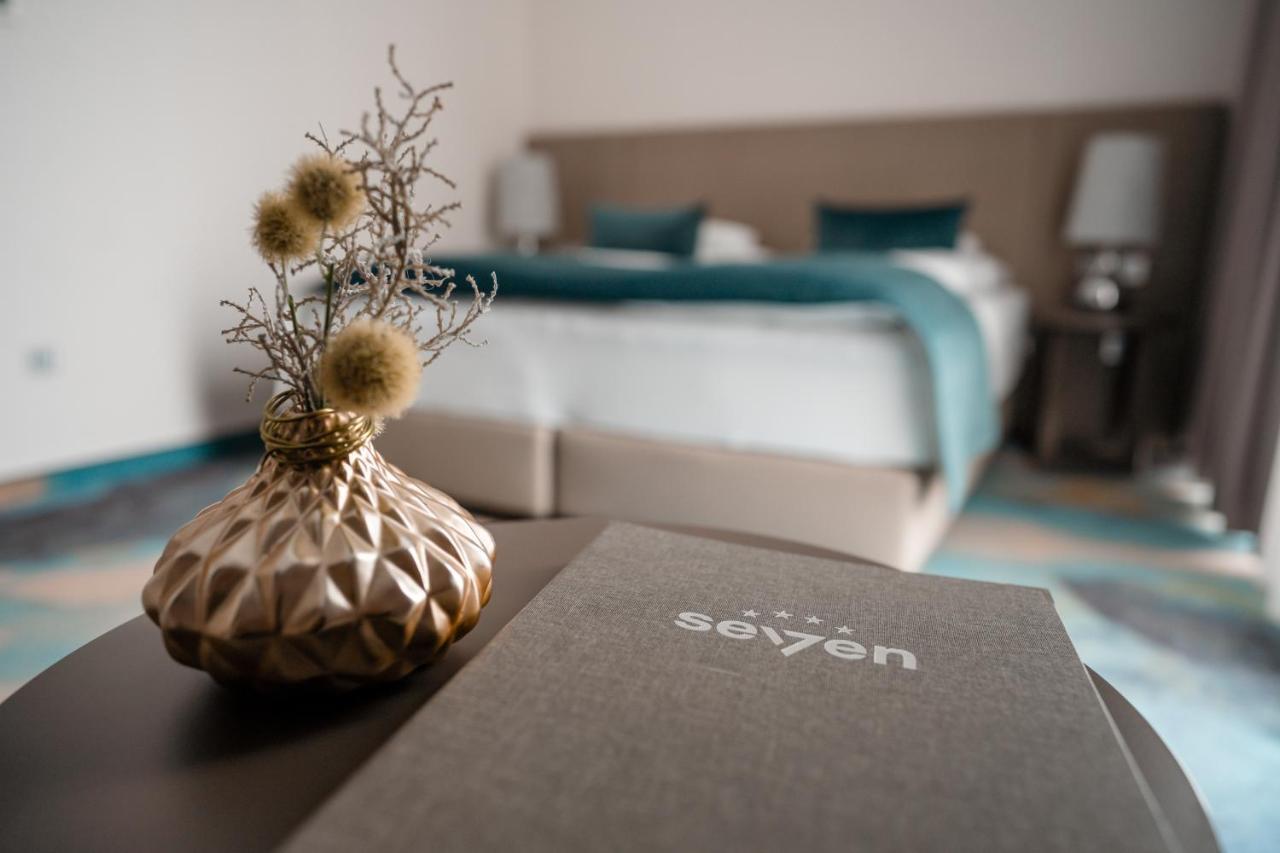 Hotel Seven フィラハ エクステリア 写真