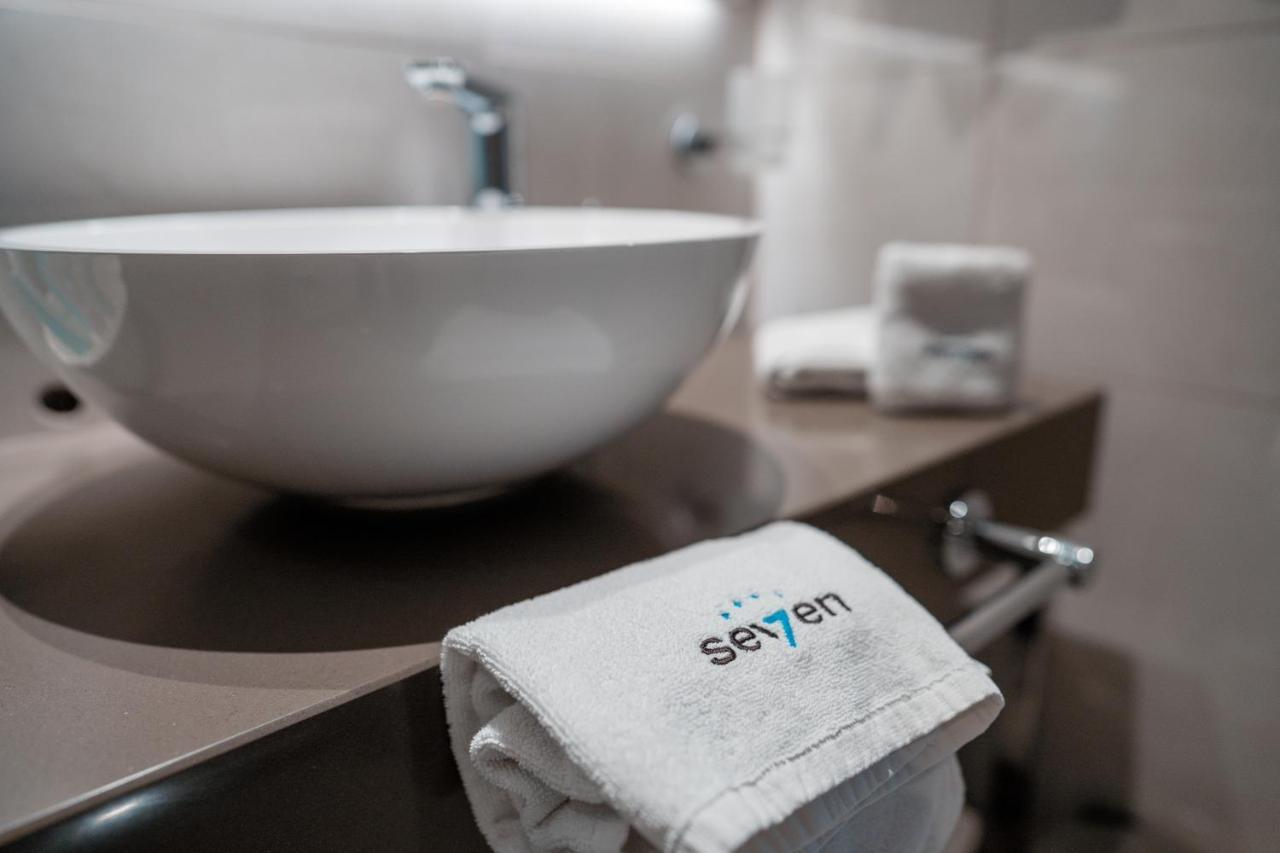 Hotel Seven フィラハ エクステリア 写真